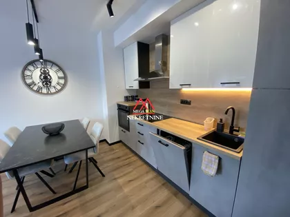 Bulevar Cara Lazara | 4zida.rs