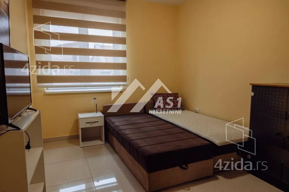 Četvoroiposoban stan | 4zida