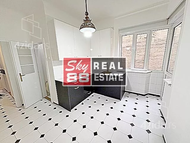 Četvoroiposoban stan | 4zida