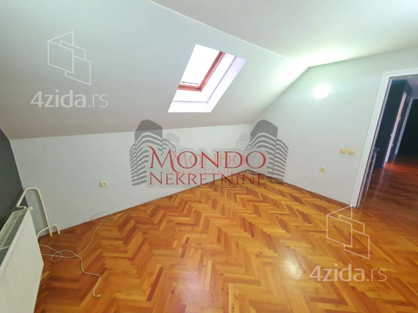 Poslovna zgrada | 4zida