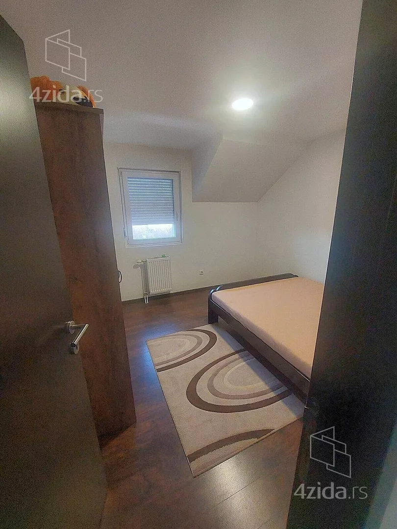 Četvoroiposoban stan | 4zida