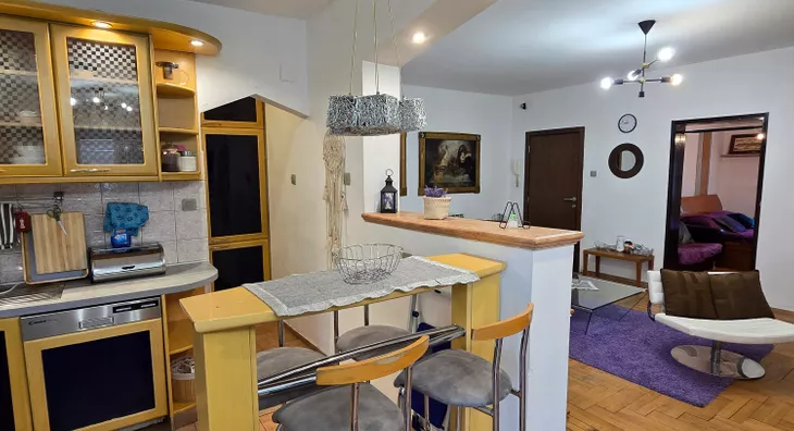 Šestosoban stan | 4zida