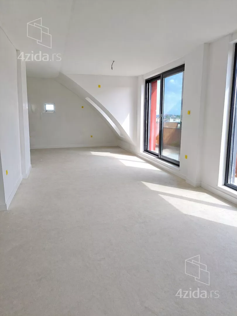 Petosoban stan | 4zida