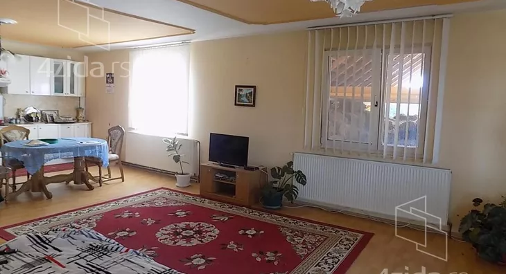 Poslovna zgrada | 4zida