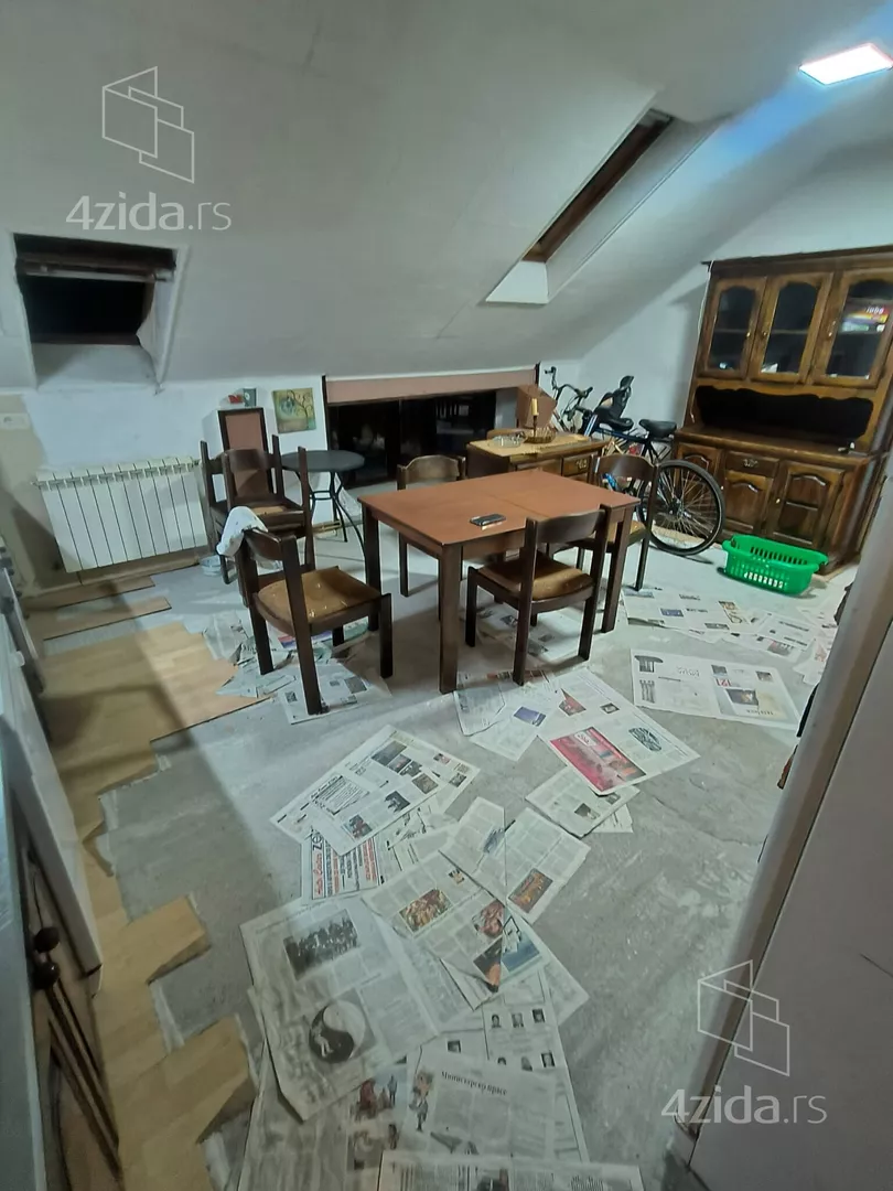 Troiposoban stan | 4zida