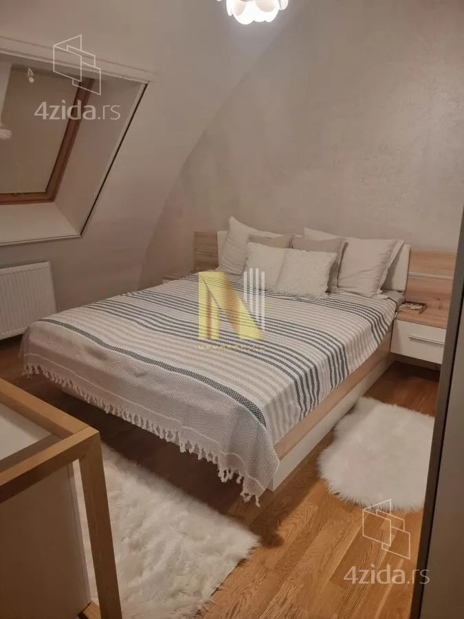 Petosoban stan | 4zida