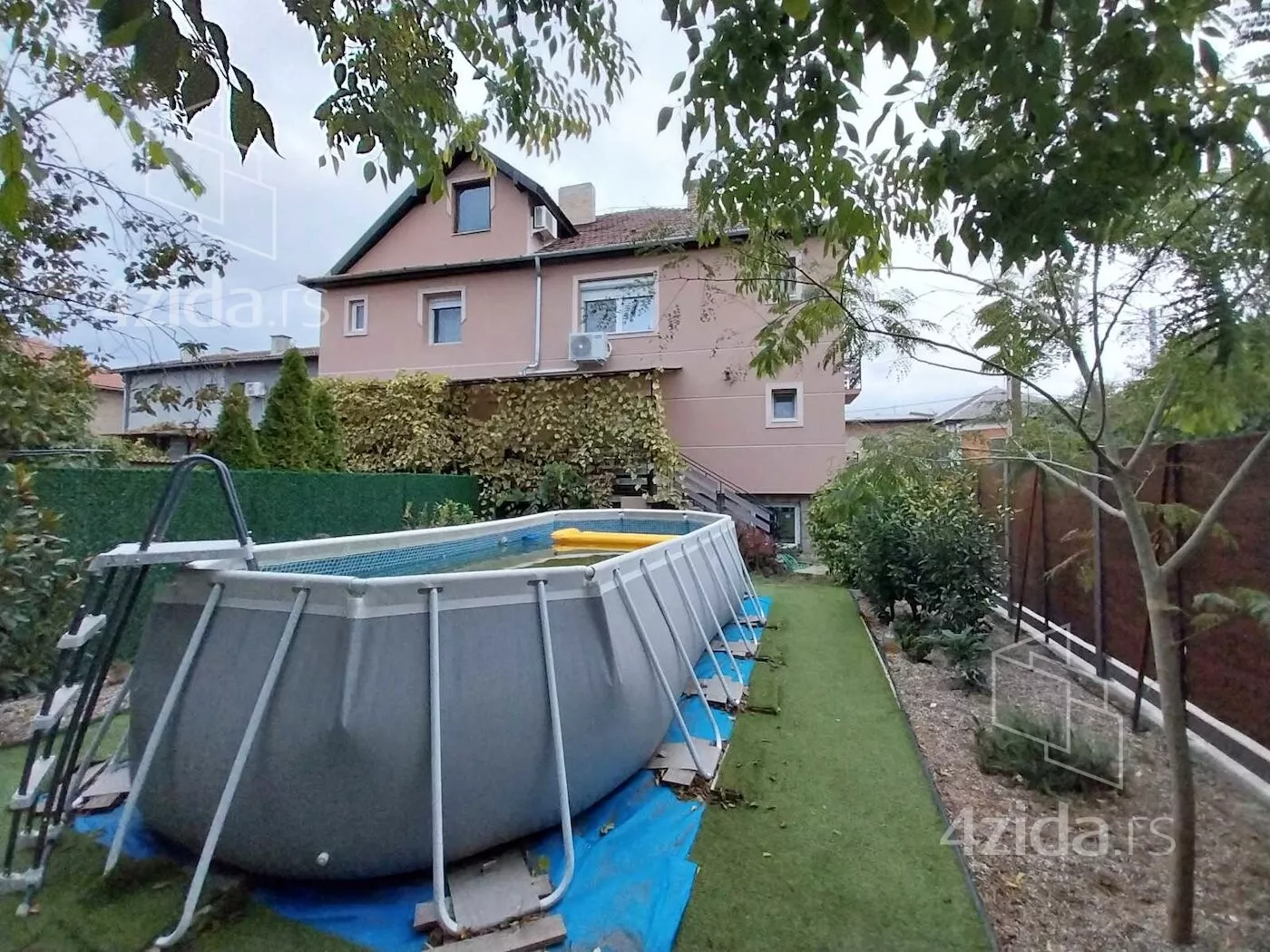 Petosoban stan | 4zida