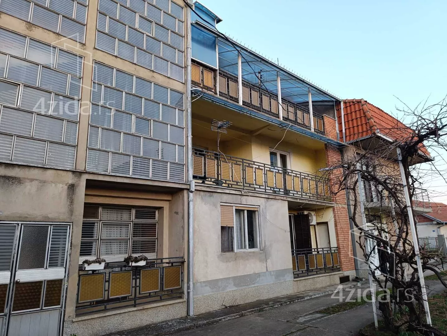 3-etažna kuća | 4zida