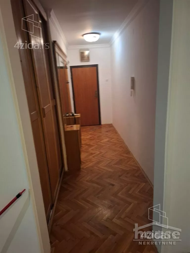 Četvoroiposoban stan | 4zida