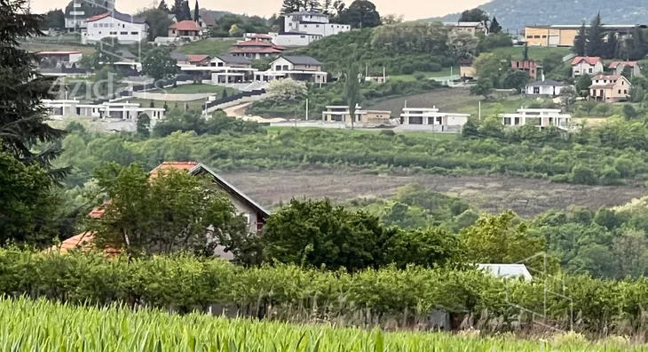 Građevinsko zemljište | 4zida