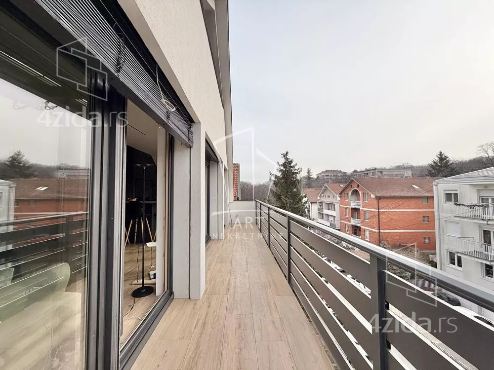 Troiposoban stan | 4zida