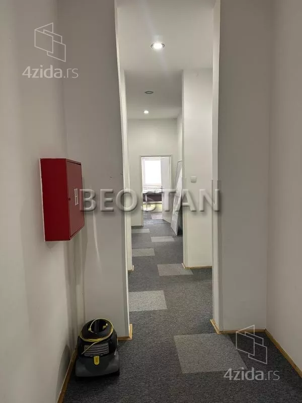 Šestosoban stan | 4zida