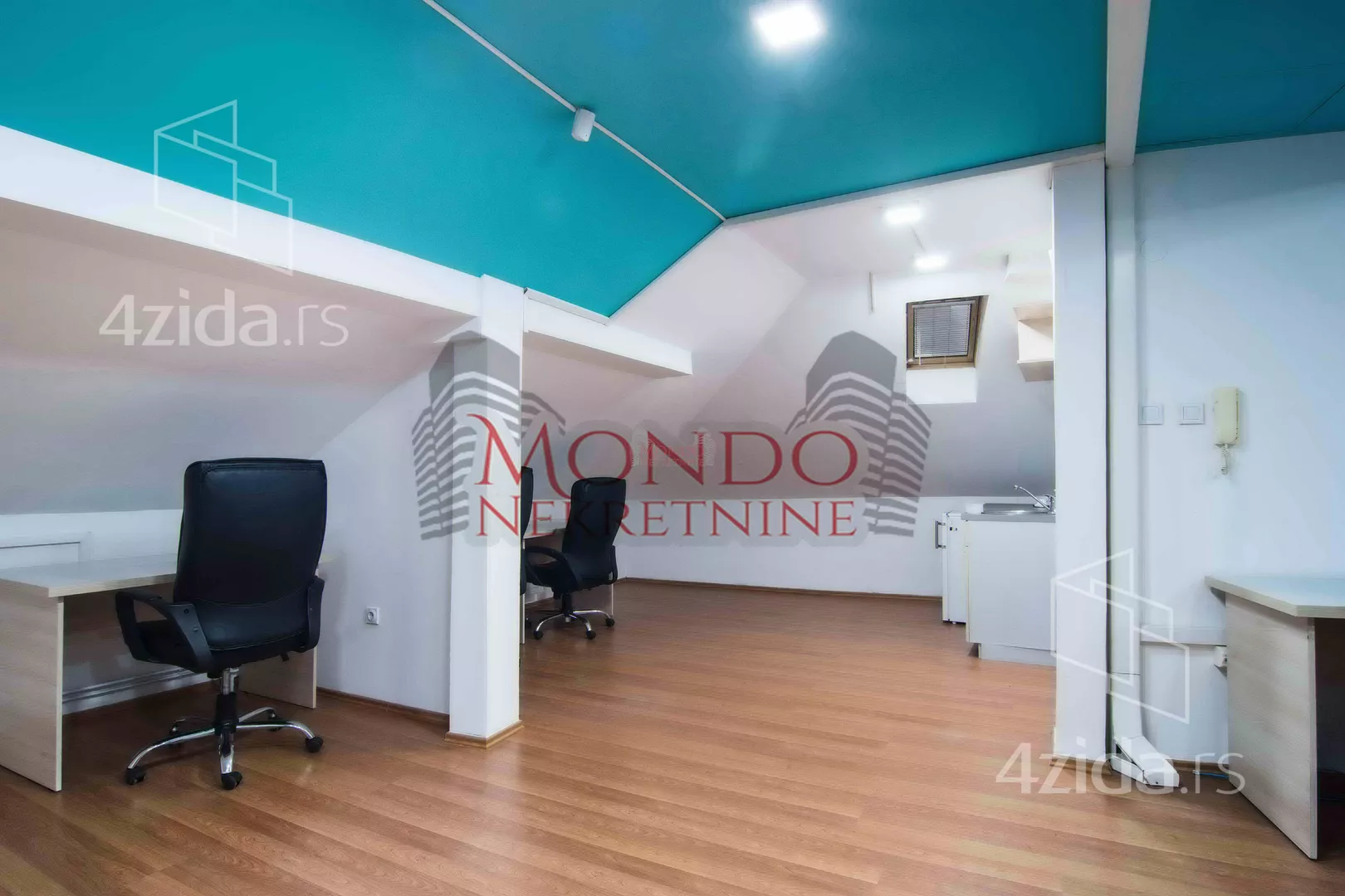 Poslovna zgrada | 4zida