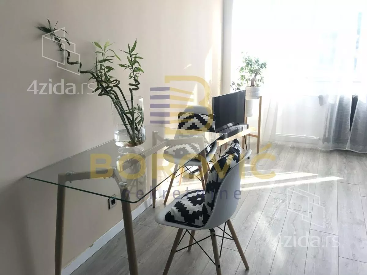 Petosoban stan | 4zida