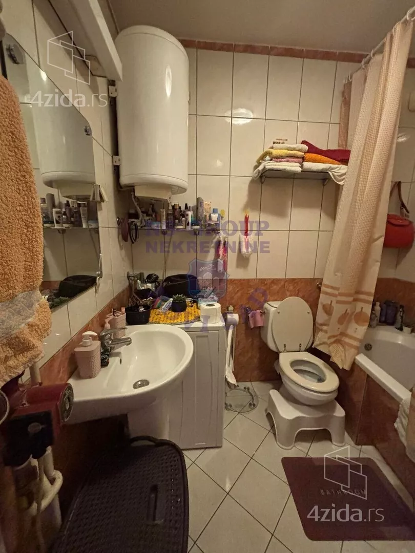 Petosoban stan | 4zida