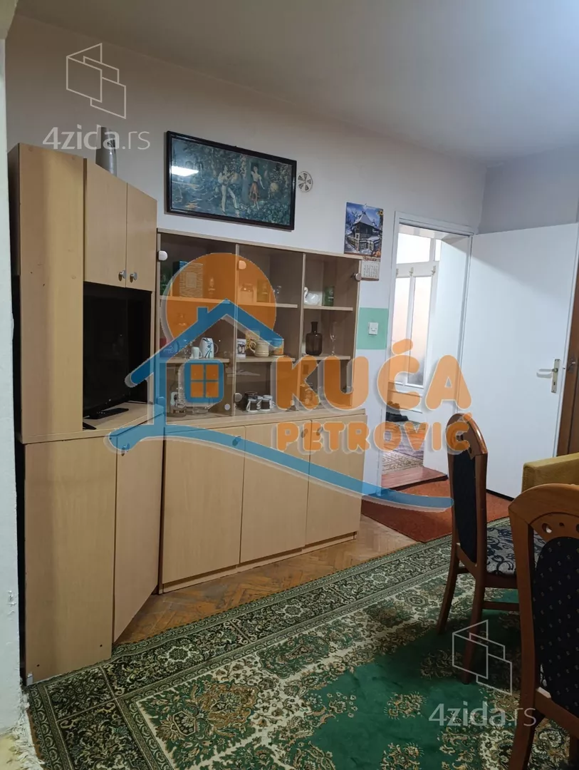 Troiposoban stan | 4zida