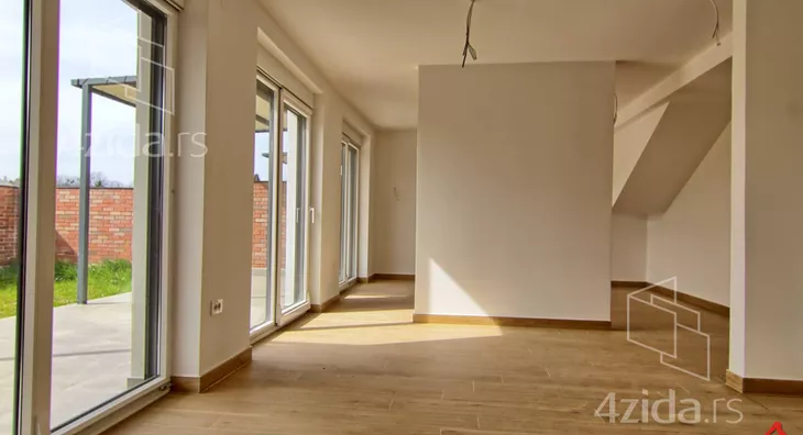 Šestosoban stan | 4zida