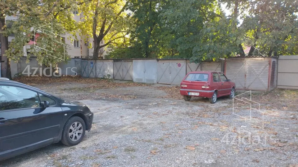 Četvoroiposoban stan | 4zida