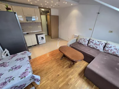 Ismeta Mujezinovića | 4zida.rs