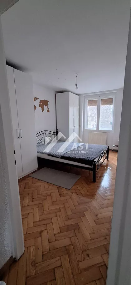 Olge Petrov | 4zida.rs