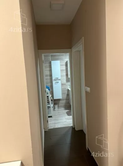 Četvoroiposoban stan | 4zida