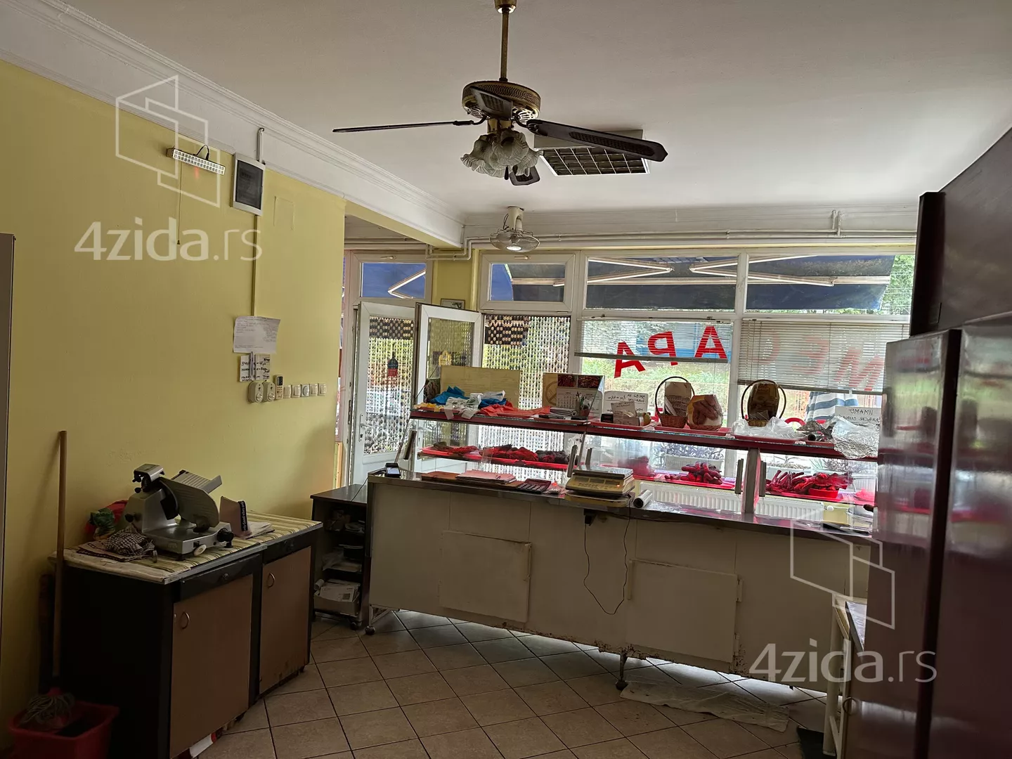 Lokal | 4zida
