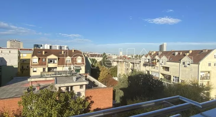 Šestosoban stan | 4zida