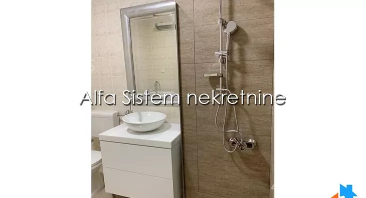 Četvoroiposoban stan | 4zida