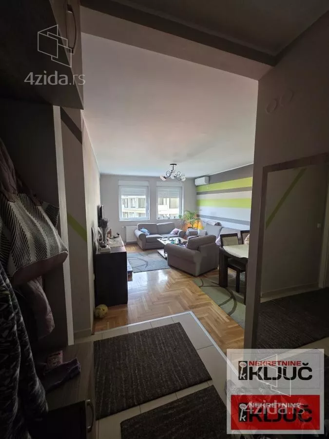 Dvoiposoban stan | 4zida