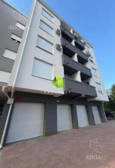 Garaža | 4zida