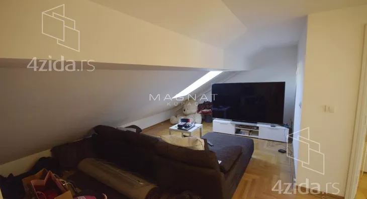 Četvoroiposoban stan | 4zida