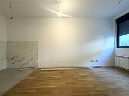 Sazonova | 4zida.rs