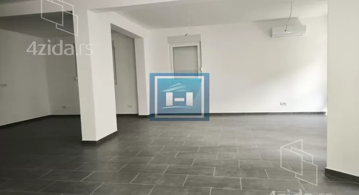 Šestosoban stan | 4zida