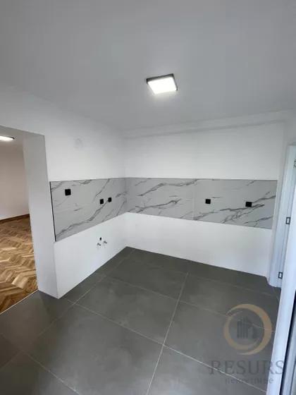 Cara Dušana | 4zida.rs