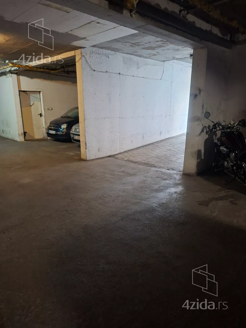 Parking | 4zida
