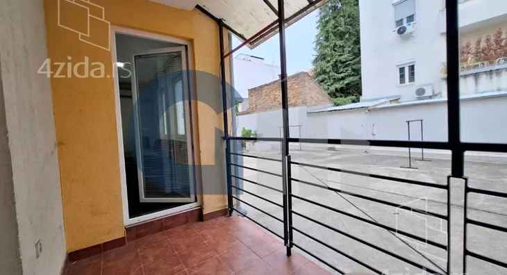 Četvoroiposoban stan | 4zida