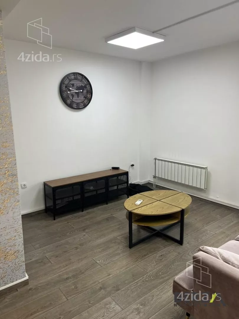 Šestosoban stan | 4zida