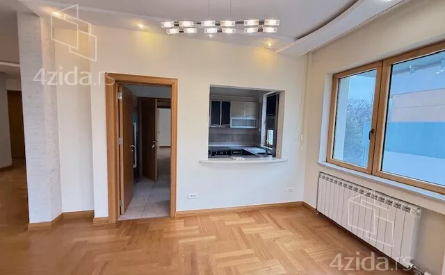 Šestosoban stan | 4zida