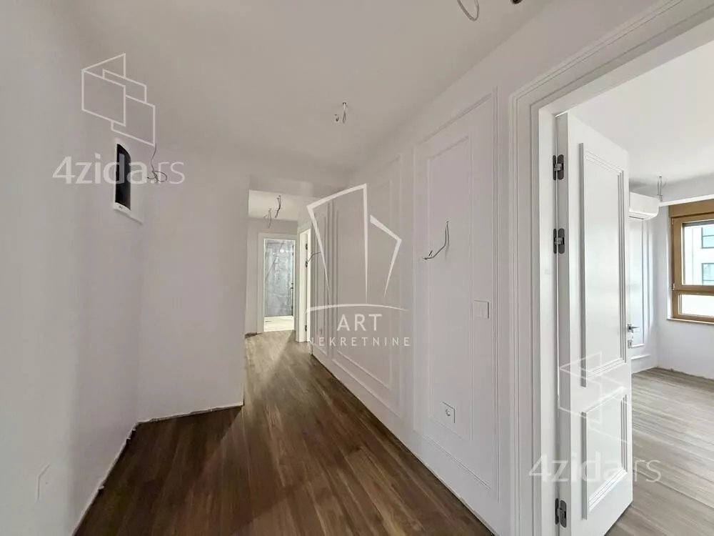 Petosoban stan | 4zida