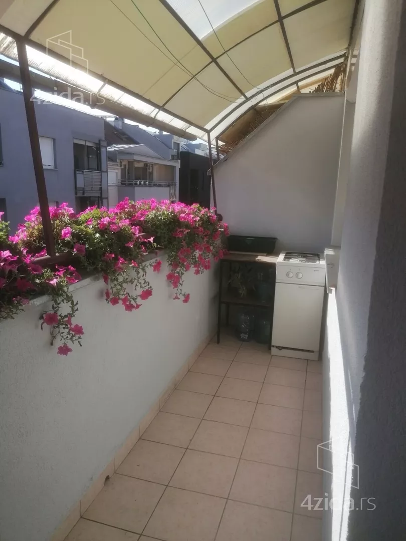 Troiposoban stan | 4zida