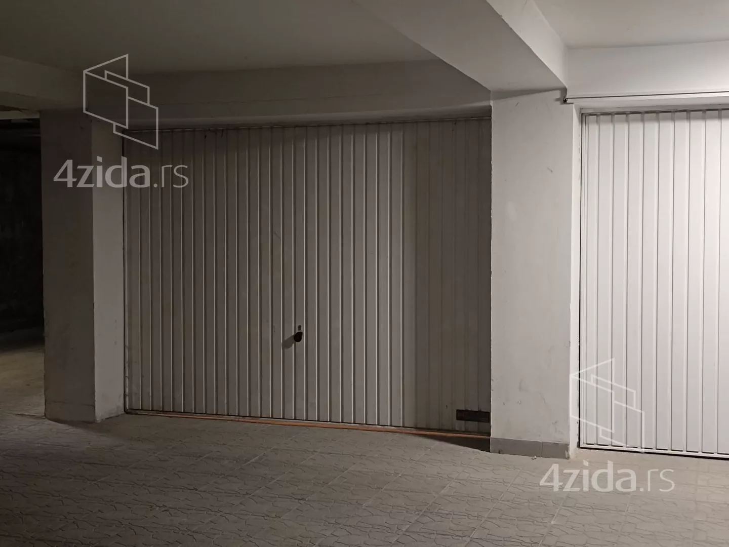 Garaža | 4zida