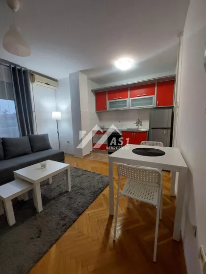 Trg majke Jevrosime | 4zida.rs