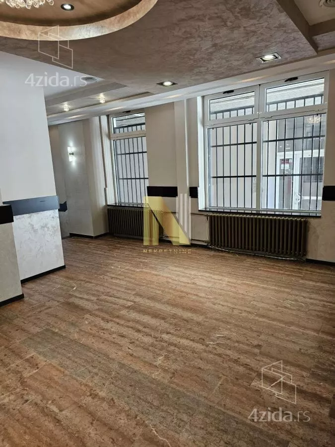 Lokal | 4zida