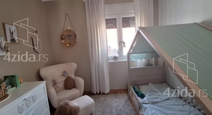 Troiposoban stan | 4zida