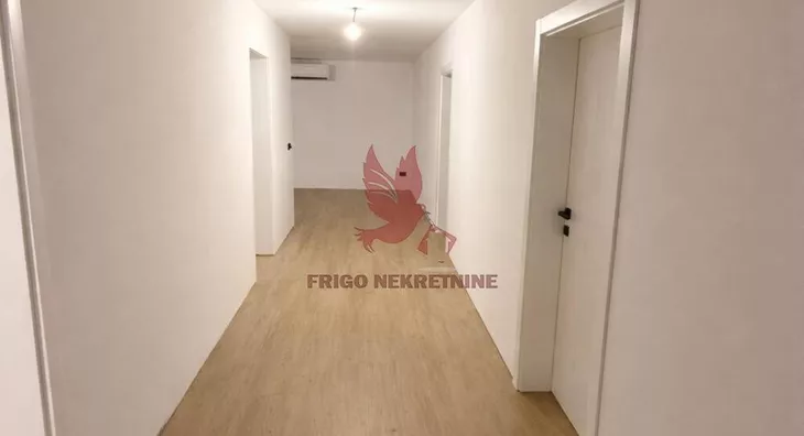 Četvoroiposoban stan | 4zida