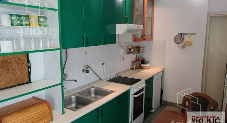 Četvoroiposoban stan | 4zida