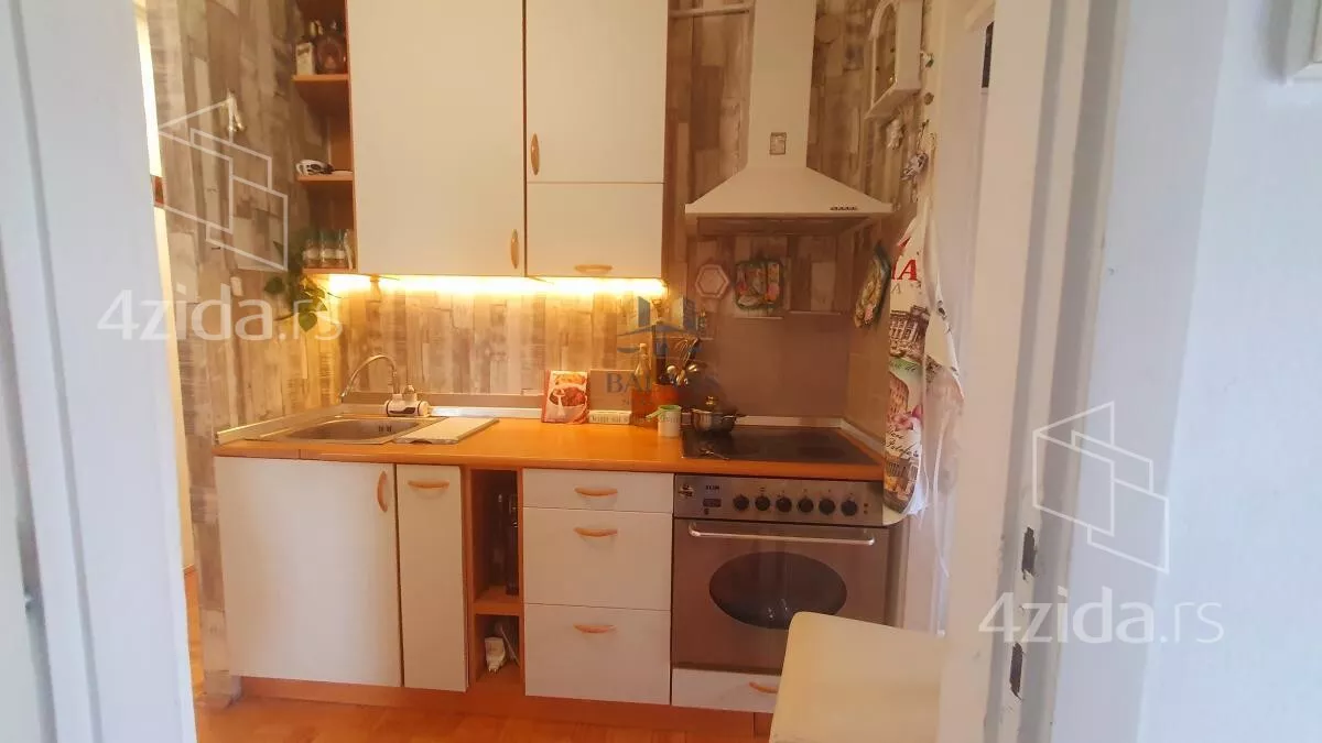 Petosoban stan | 4zida