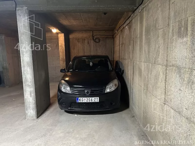 Garaža | 4zida