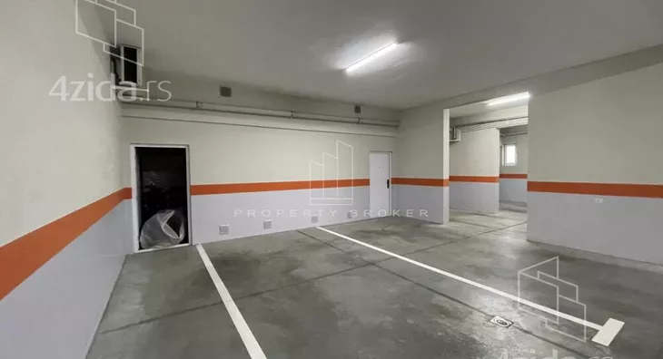 Petosoban stan | 4zida