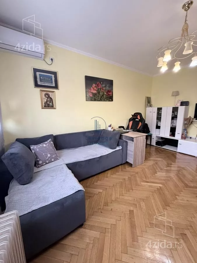 Fotografija stana 1 od 8